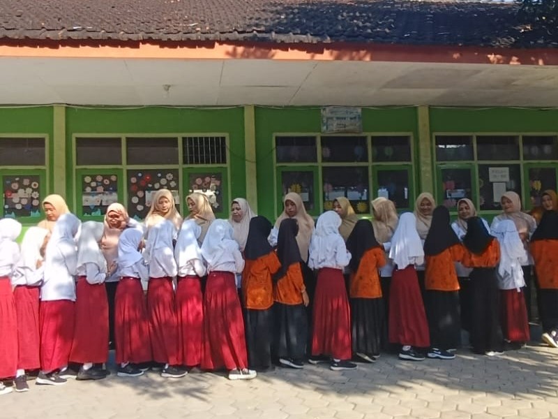 HALAL BIHALAL SD NEGERI 5 SUMBERANYAR