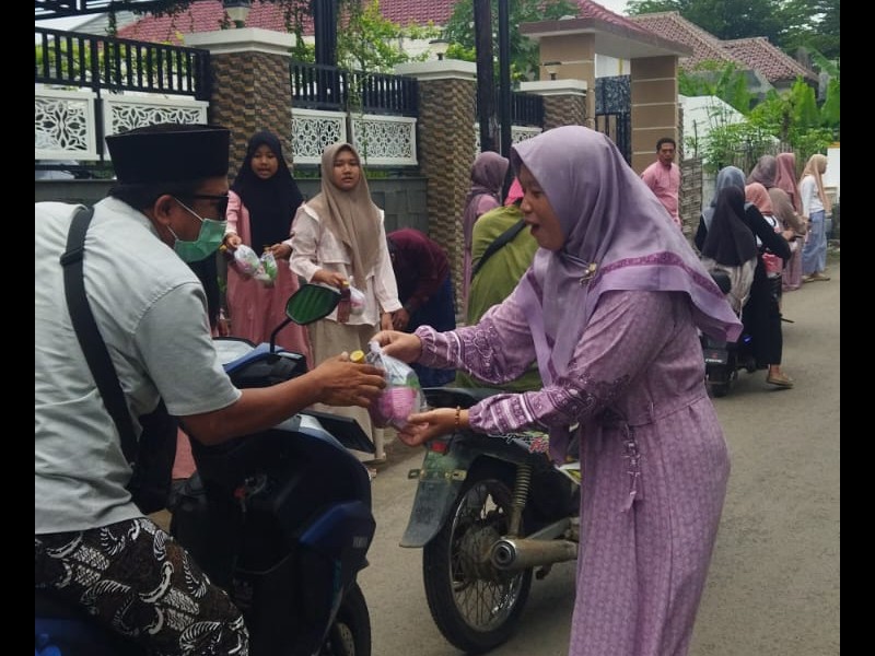 PEMBAGIAN TAKJIL